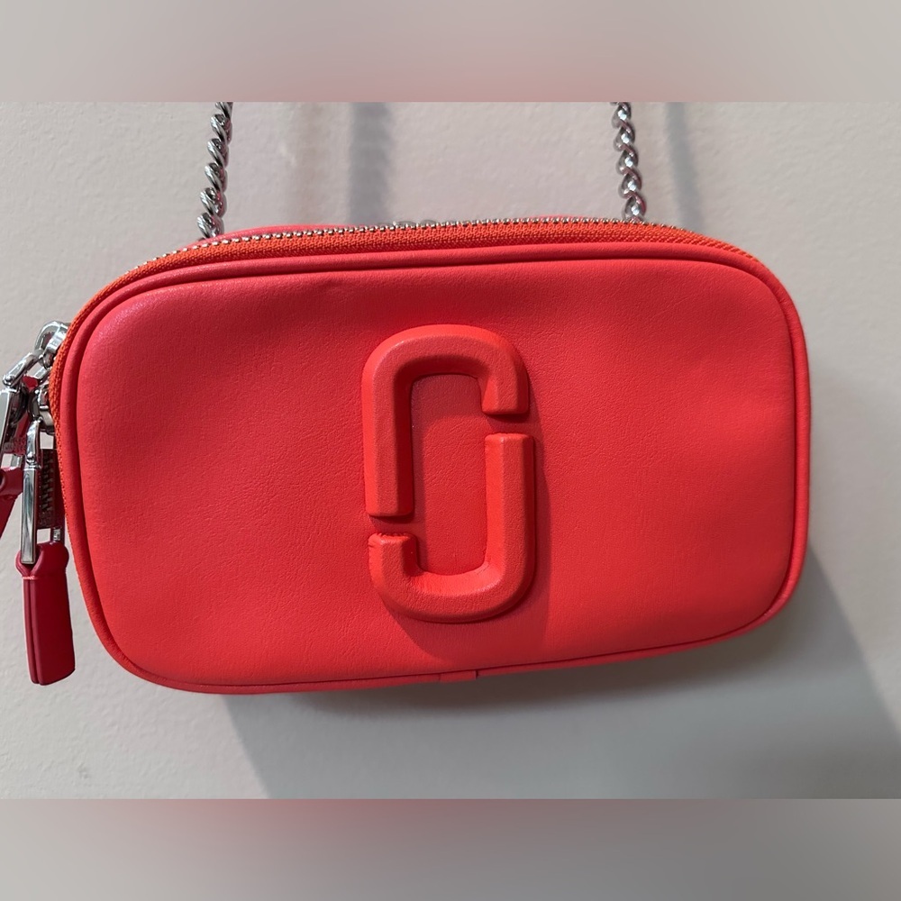 NWOT Marc Jacobs Red DTM (Dye to Match) Snapshot Camera Bag. MSRP$325.00 - Picture 2 of 15